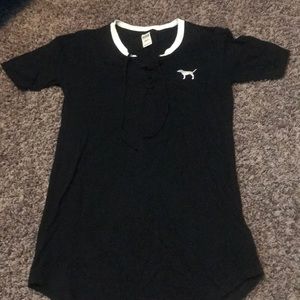 Black bs T-shirt with string in the front